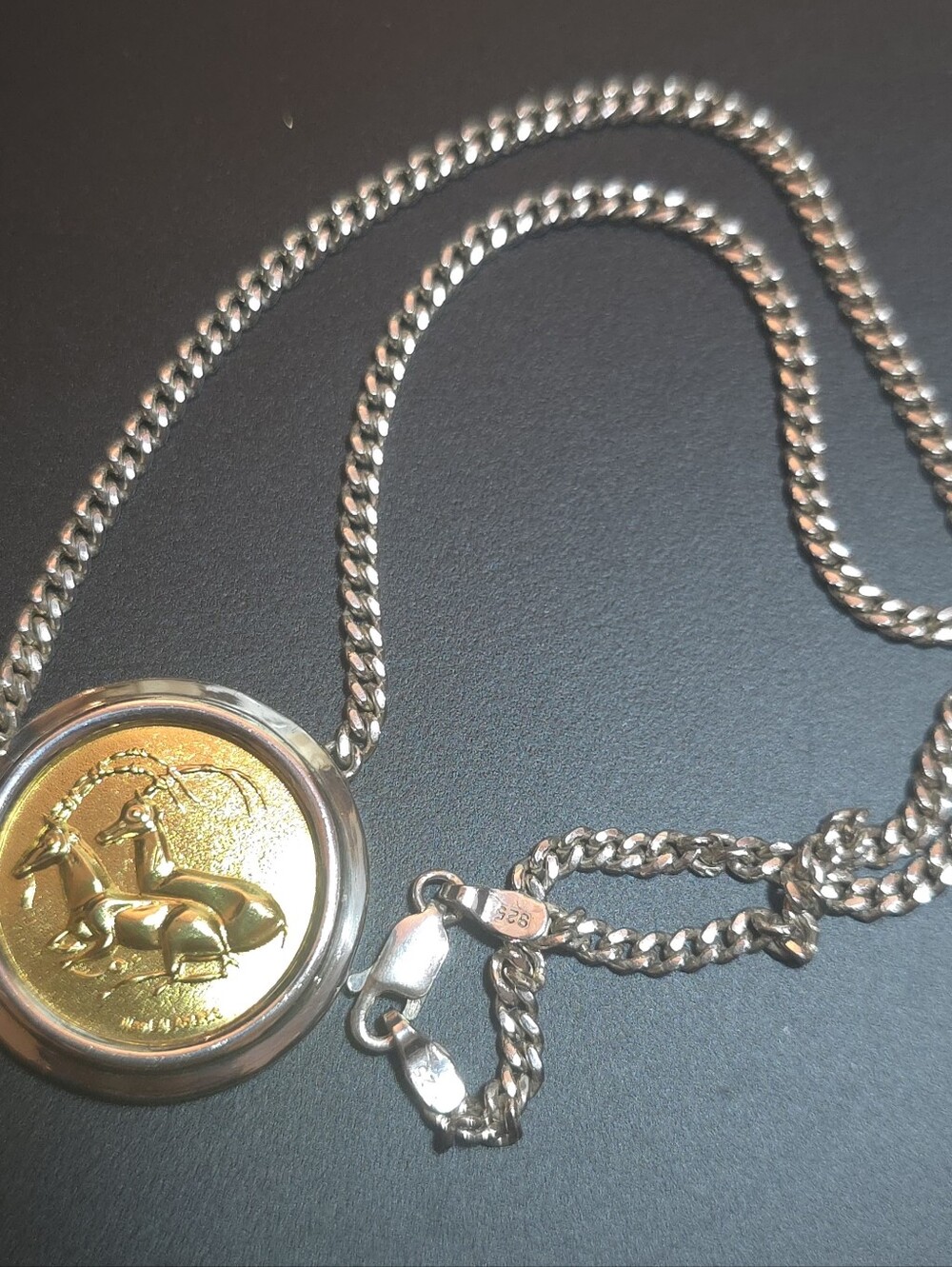 SOLID 18K LLIAS LALAOUNIS GREEK GOLD COIN SET IN A 925 BEZEL AND AN 18IN CHAIN - Picture 4 of 8